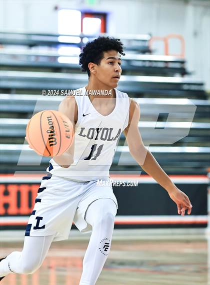 Thumbnail 2 in Loyola vs Poly photogallery.