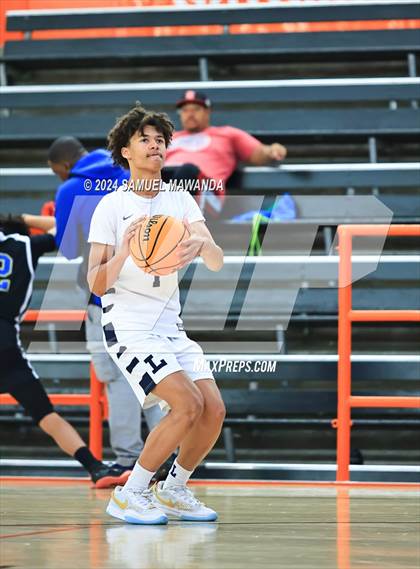 Thumbnail 1 in Loyola vs Poly photogallery.