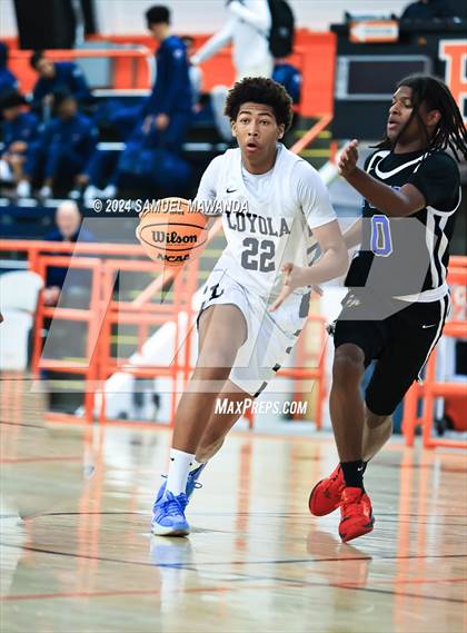 Thumbnail 3 in Loyola vs Poly photogallery.