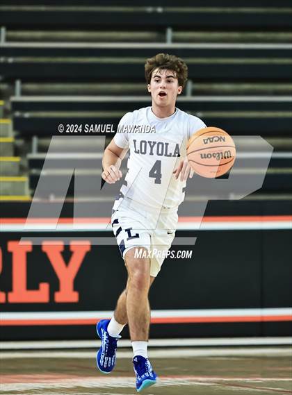 Thumbnail 3 in Loyola vs Poly photogallery.