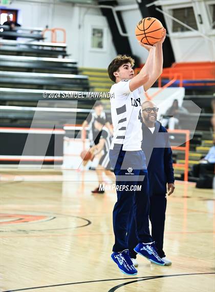 Thumbnail 2 in Loyola vs Poly photogallery.