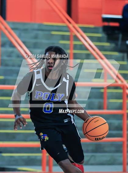 Thumbnail 1 in Loyola vs Poly photogallery.