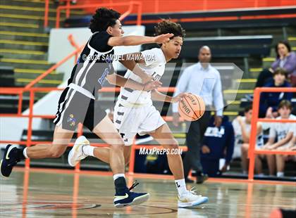 Thumbnail 3 in Loyola vs Poly photogallery.
