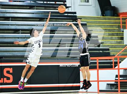 Thumbnail 3 in Loyola vs Poly photogallery.