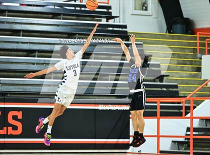 Thumbnail 1 in Loyola vs Poly photogallery.