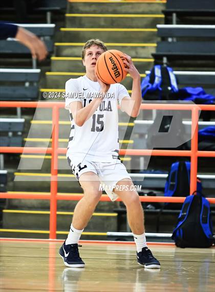 Thumbnail 3 in Loyola vs Poly photogallery.