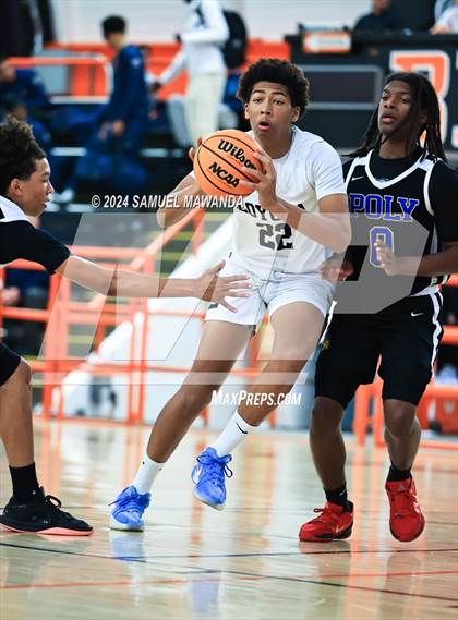 Thumbnail 1 in Loyola vs Poly photogallery.