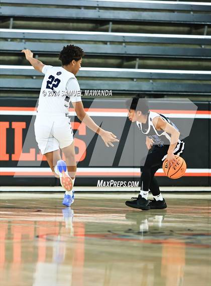 Thumbnail 2 in Loyola vs Poly photogallery.