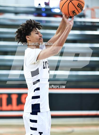 Thumbnail 3 in Loyola vs Poly photogallery.