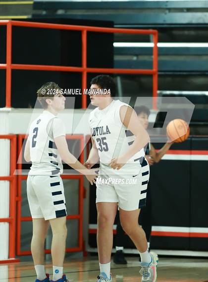 Thumbnail 3 in Loyola vs Poly photogallery.