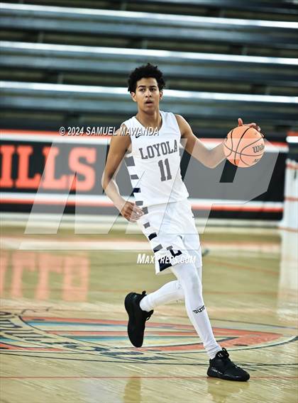 Thumbnail 3 in Loyola vs Poly photogallery.