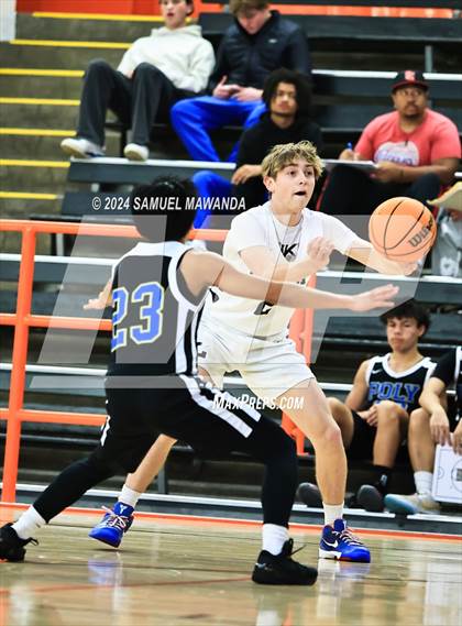 Thumbnail 2 in Loyola vs Poly photogallery.