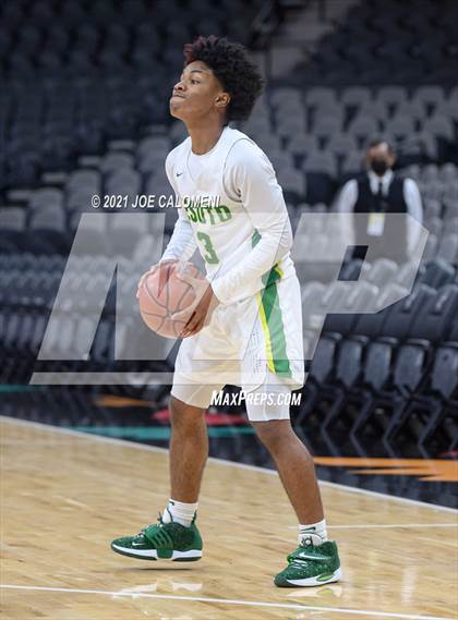 Thumbnail 1 in Brackenridge vs Desoto (Spurs High School Showcase) photogallery.