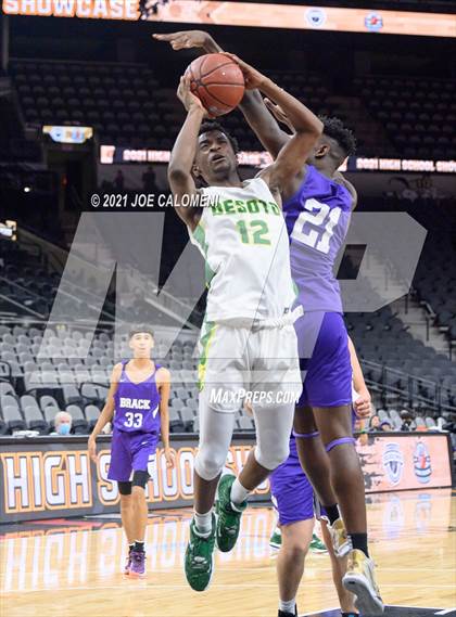 Thumbnail 1 in Brackenridge vs Desoto (Spurs High School Showcase) photogallery.