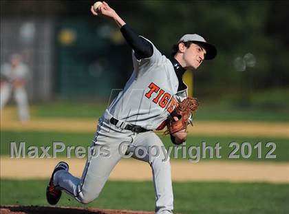 Thumbnail 2 in White Plains @ Pelham Memorial photogallery.