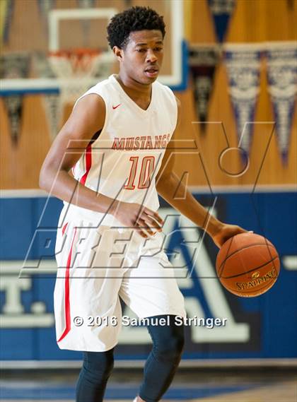 Thumbnail 2 in Archbishop Riordan vs. Monte Vista (Chris Huber Classic) photogallery.