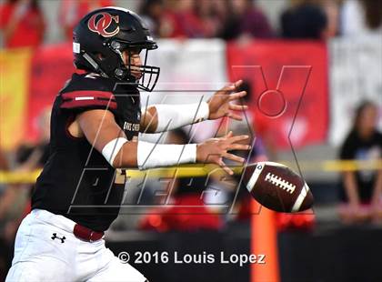 Thumbnail 2 in St. Joseph's Prep vs. Oaks Christian (Honor Bowl Series) photogallery.