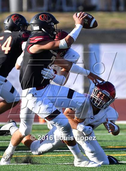 Thumbnail 3 in St. Joseph's Prep vs. Oaks Christian (Honor Bowl Series) photogallery.
