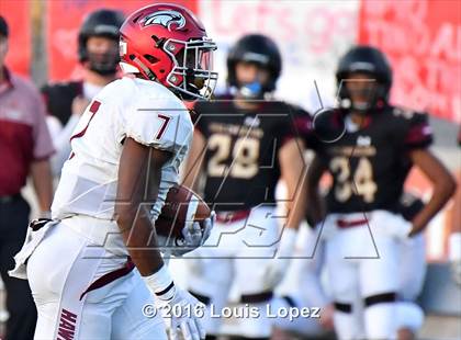 Thumbnail 2 in St. Joseph's Prep vs. Oaks Christian (Honor Bowl Series) photogallery.