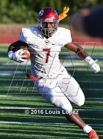 Thumbnail 3 in St. Joseph's Prep vs. Oaks Christian (Honor Bowl Series) photogallery.