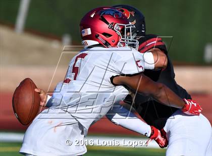 Thumbnail 3 in St. Joseph's Prep vs. Oaks Christian (Honor Bowl Series) photogallery.