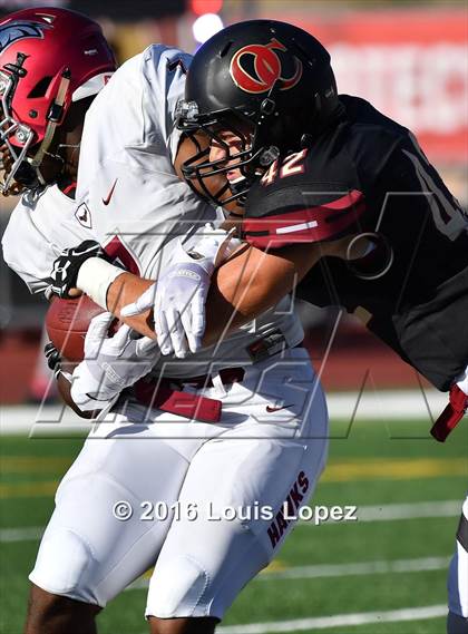 Thumbnail 3 in St. Joseph's Prep vs. Oaks Christian (Honor Bowl Series) photogallery.