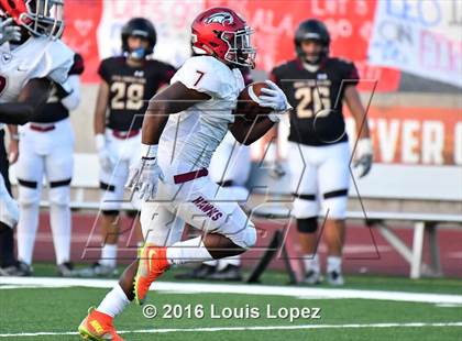 Thumbnail 3 in St. Joseph's Prep vs. Oaks Christian (Honor Bowl Series) photogallery.