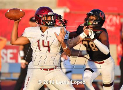 Thumbnail 2 in St. Joseph's Prep vs. Oaks Christian (Honor Bowl Series) photogallery.