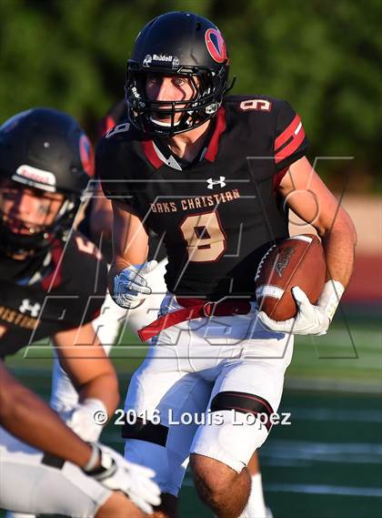 Thumbnail 3 in St. Joseph's Prep vs. Oaks Christian (Honor Bowl Series) photogallery.