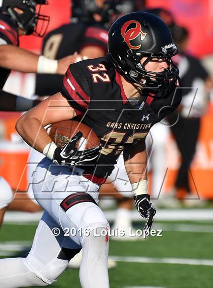 Thumbnail 3 in St. Joseph's Prep vs. Oaks Christian (Honor Bowl Series) photogallery.