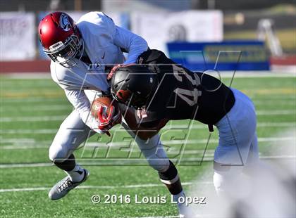 Thumbnail 2 in St. Joseph's Prep vs. Oaks Christian (Honor Bowl Series) photogallery.