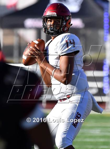 Thumbnail 2 in St. Joseph's Prep vs. Oaks Christian (Honor Bowl Series) photogallery.