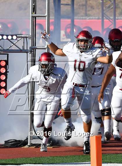 Thumbnail 3 in St. Joseph's Prep vs. Oaks Christian (Honor Bowl Series) photogallery.