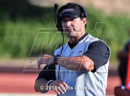 Thumbnail 3 in St. Joseph's Prep vs. Oaks Christian (Honor Bowl Series) photogallery.