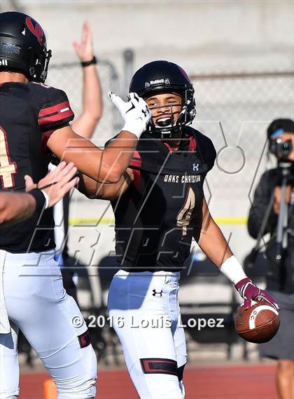 Thumbnail 3 in St. Joseph's Prep vs. Oaks Christian (Honor Bowl Series) photogallery.
