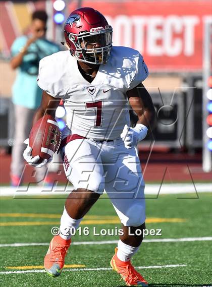 Thumbnail 1 in St. Joseph's Prep vs. Oaks Christian (Honor Bowl Series) photogallery.