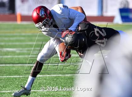 Thumbnail 3 in St. Joseph's Prep vs. Oaks Christian (Honor Bowl Series) photogallery.