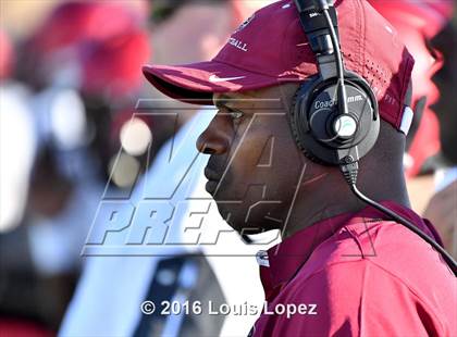 Thumbnail 3 in St. Joseph's Prep vs. Oaks Christian (Honor Bowl Series) photogallery.
