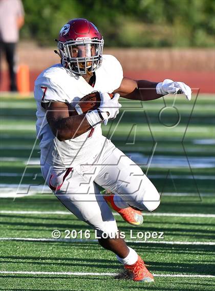 Thumbnail 3 in St. Joseph's Prep vs. Oaks Christian (Honor Bowl Series) photogallery.
