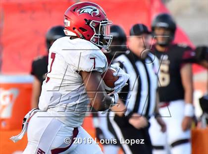 Thumbnail 3 in St. Joseph's Prep vs. Oaks Christian (Honor Bowl Series) photogallery.
