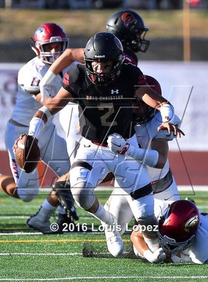 Thumbnail 3 in St. Joseph's Prep vs. Oaks Christian (Honor Bowl Series) photogallery.