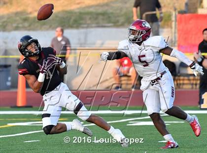 Thumbnail 3 in St. Joseph's Prep vs. Oaks Christian (Honor Bowl Series) photogallery.