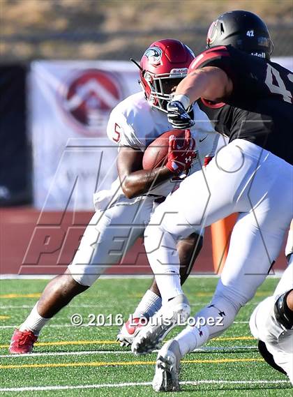 Thumbnail 3 in St. Joseph's Prep vs. Oaks Christian (Honor Bowl Series) photogallery.