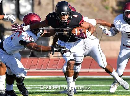 Thumbnail 3 in St. Joseph's Prep vs. Oaks Christian (Honor Bowl Series) photogallery.