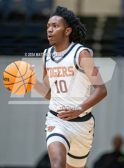 Thumbnail 1 in Fayetteville Academy vs. South View (Hoops and Dreams Showcase) photogallery.