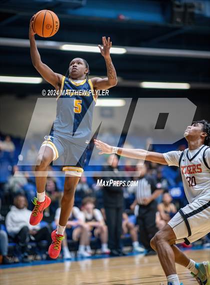 Thumbnail 2 in Fayetteville Academy vs. South View (Hoops and Dreams Showcase) photogallery.