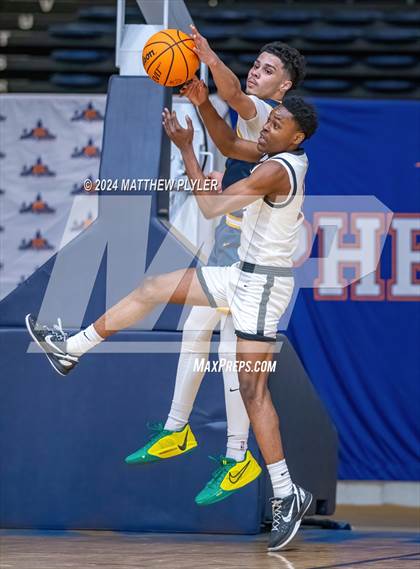 Thumbnail 2 in Fayetteville Academy vs. South View (Hoops and Dreams Showcase) photogallery.