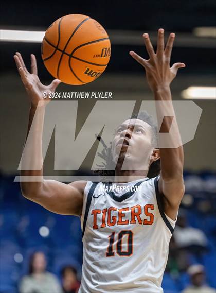 Thumbnail 1 in Fayetteville Academy vs. South View (Hoops and Dreams Showcase) photogallery.