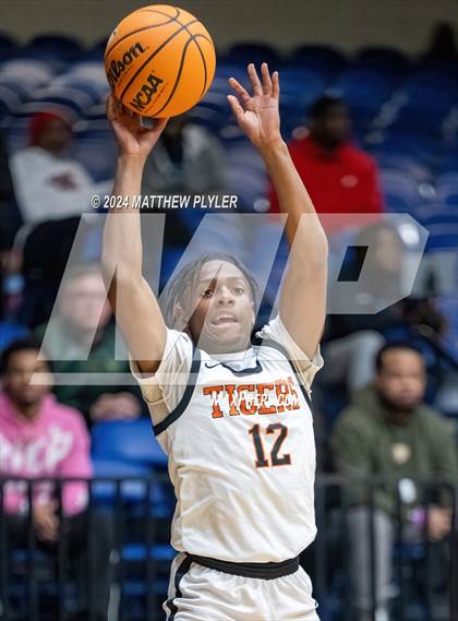 Thumbnail 2 in Fayetteville Academy vs. South View (Hoops and Dreams Showcase) photogallery.