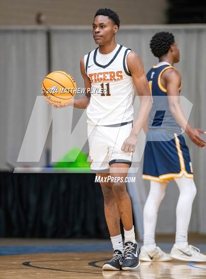 Thumbnail 1 in Fayetteville Academy vs. South View (Hoops and Dreams Showcase) photogallery.